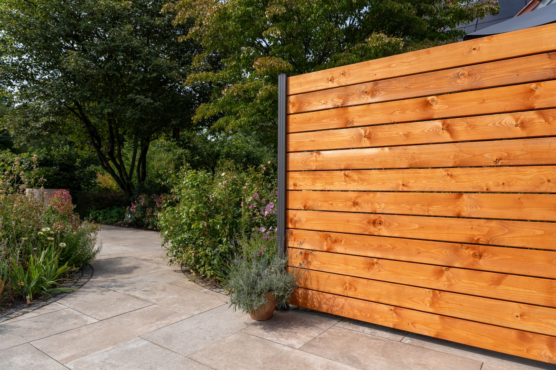 GartenLand Holz Zaun Manchester Steckzaun ca. 180x180cm Lärchefarbend lasiert