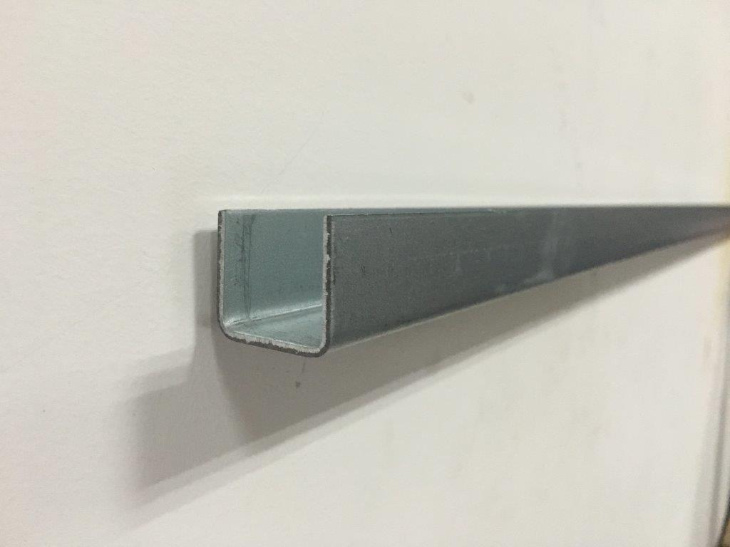 Aluminium Steckzaunpfosten, silber, 240cm Länge zum Einbetonieren