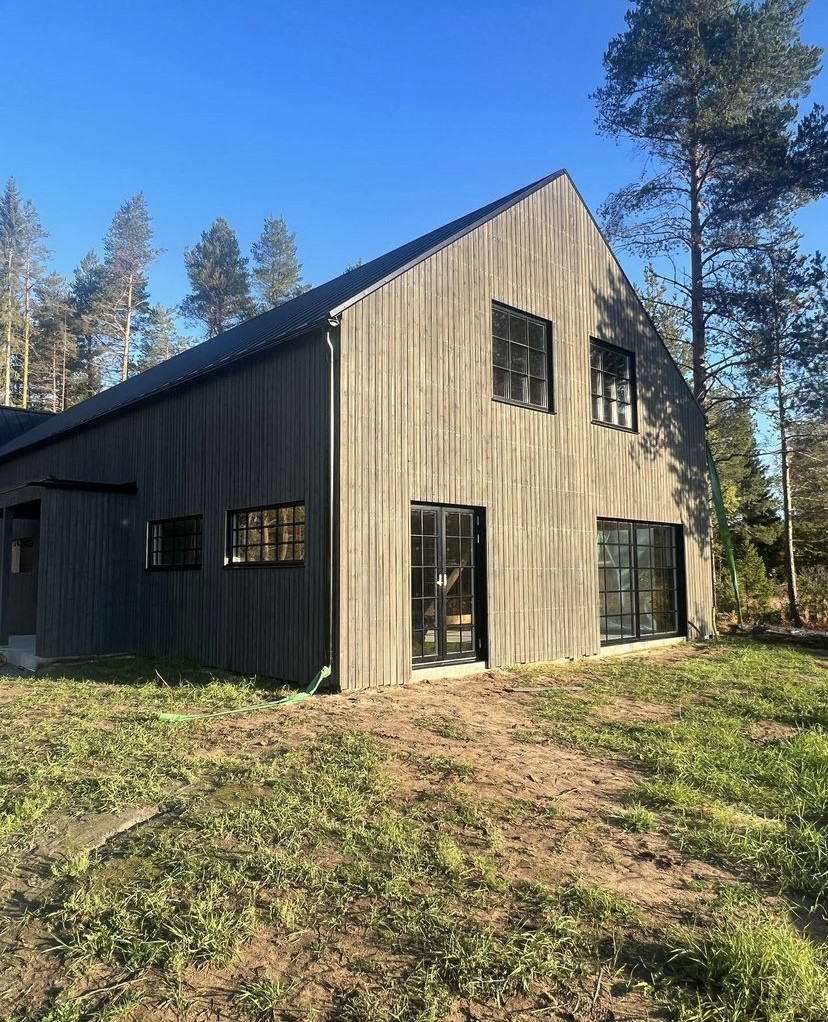 22x145 mm  Craftwood Fassade Profil D N+F, Sägefein DB:130 mm, grau waagerecht Leinöl-imprägniert