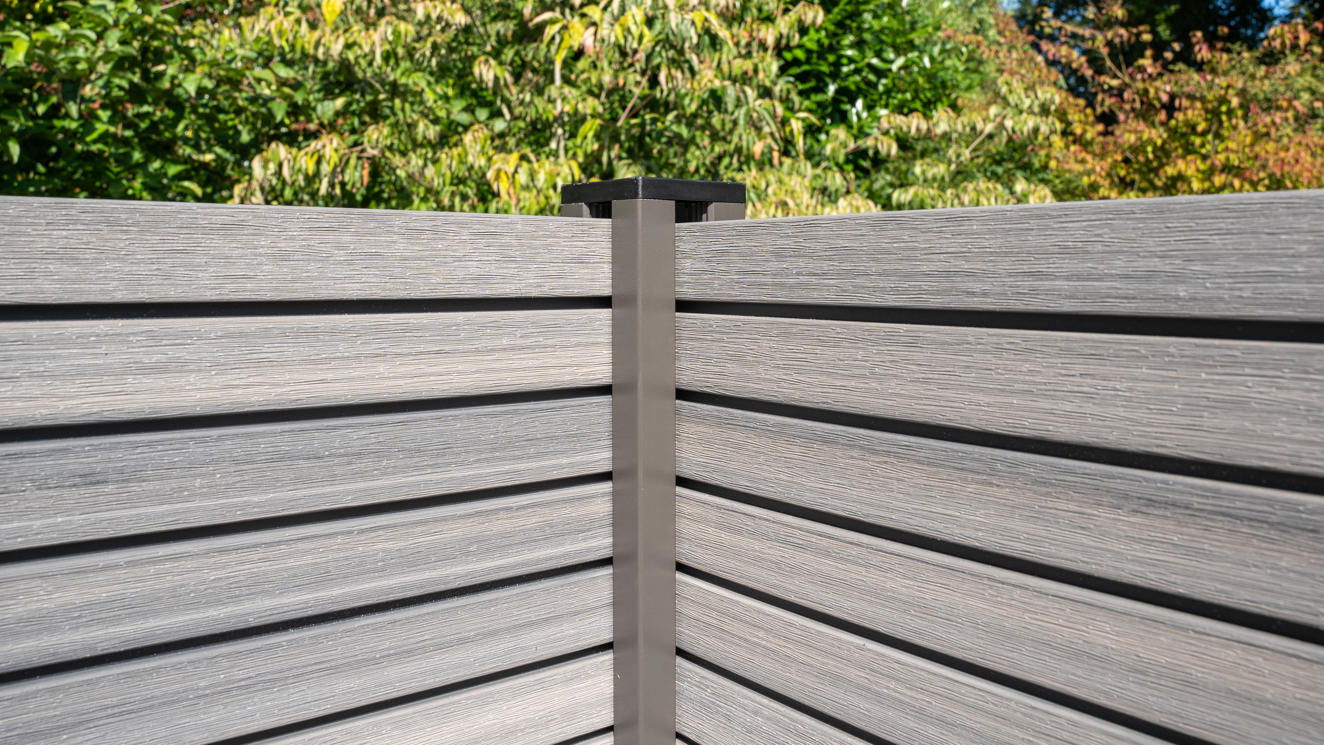 GartenLand Sichtschutz Zaun BPC Shadowline  180x180cm - Amethystgrau mit schwarzer Feder